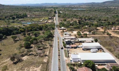 Governador vistoria obras de recuperação da GO-237, entre Niquelândia e o distrito de Muquém
