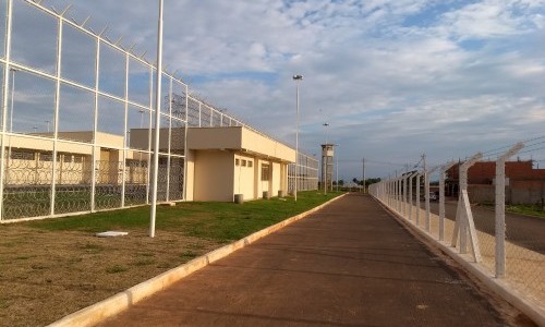 Presídios em construção