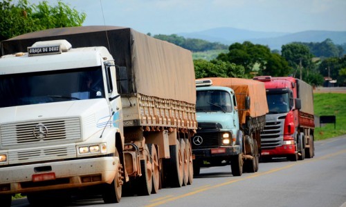 Circulação de veículos de cargas especiais em rodovias tem restrição durante a Semana Santa