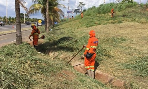 Limpeza de elementos de drenagem contribui para conservação da malha rodoviária