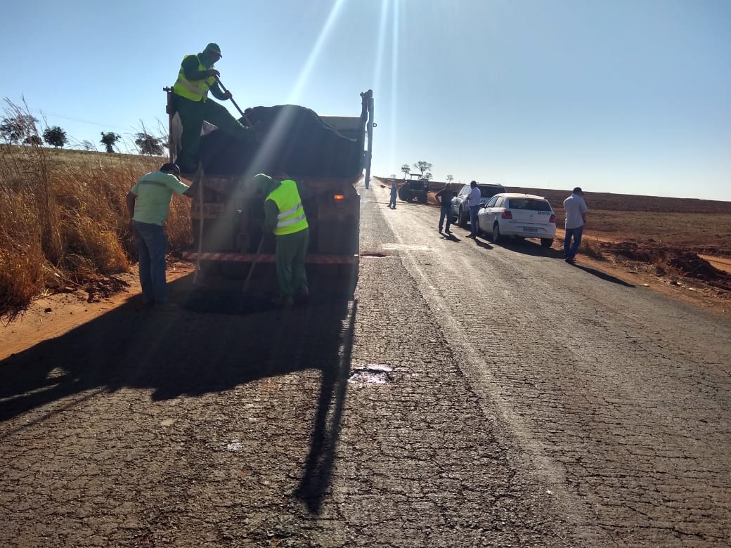 Operação tapa-buraco é iniciada na GO-184, região Sudoeste do Estado