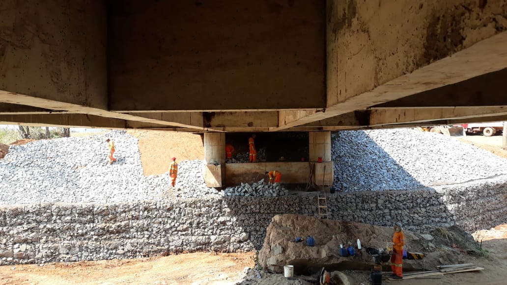 Pista de ponte na GO-060, KM 171, é liberada após reparos