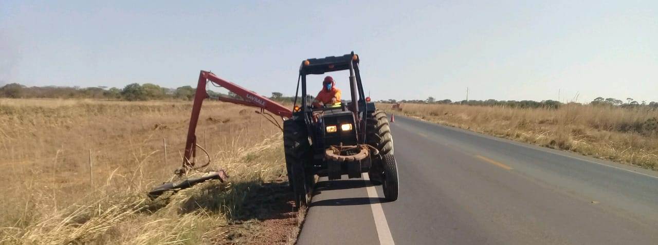 GO-436 recebe serviços de roçagem