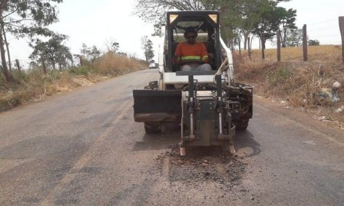 Operação tapa-buraco está em andamento na GO-230