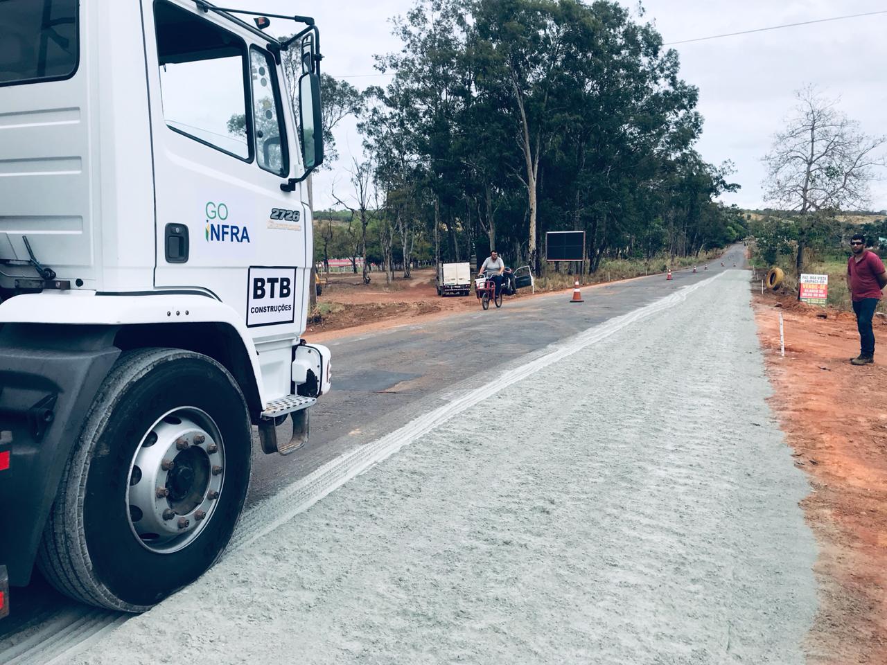 Mais de 40 quilômetros de pavimento da rodovia GO-418, em Fazenda Nova, serão restaurados