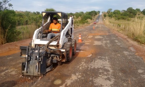 Força-tarefa da Goinfra realiza manutenção de rodovias em todo o Estado