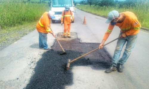 Goinfra executa serviços de conservação nas rodovias em todas regiões de Goiás
