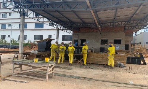 Goinfra vistoria obras do Hospital Geral e Maternidade de Uruaçu