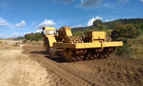 Frentes de serviço da Goinfra seguem com as obras de pavimentação na GO-439