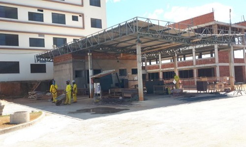 Equipe técnica da Goinfra vistoria obras da unidade do Hospital Geral e Maternidade de Uruaçu