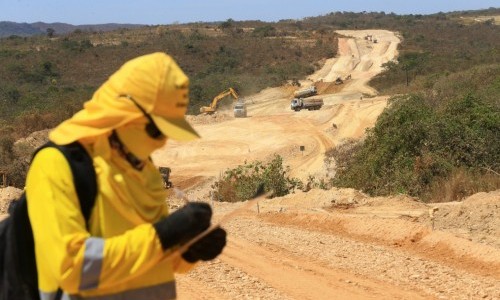 Goinfra retoma pavimentação da GO-230, entre Mimoso de Goiás e Água Fria