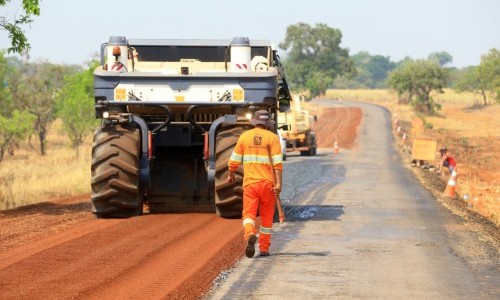 Goinfra retoma restauração da GO-414, entre Bela Vista e Roselândia