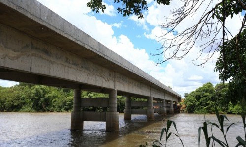 Após inúmeras paralisações da gestão passada, Governo de Goiás finaliza últimos detalhes para entrega de ponte na GO-409