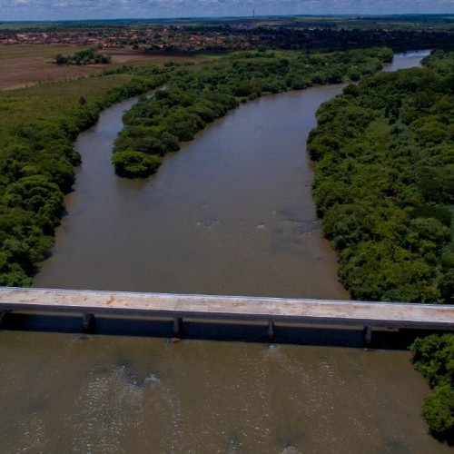 Pontes em construção