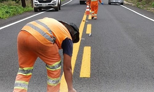 Goinfra mantém frentes de serviços para nova sinalização na GO-309 e GO-414
