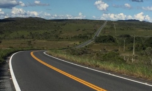 Governo de Goiás executa sinalização da GO-118, ponto estratégico para turismo goiano, e projeta passagem de fauna em toda extensão