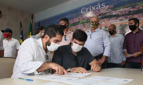 Goinfra vistoria obras rodoviárias na região de Crixás