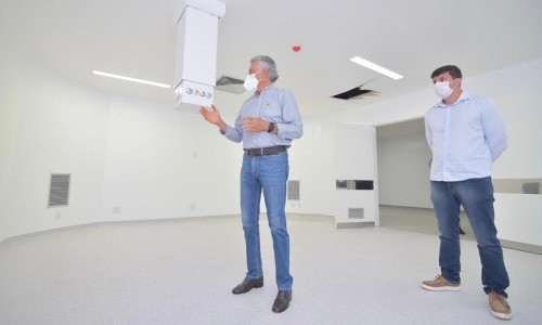 Governador vistoria hospital em Uruaçu: “Unidade dará suporte 100% ao enfrentamento da Covid”