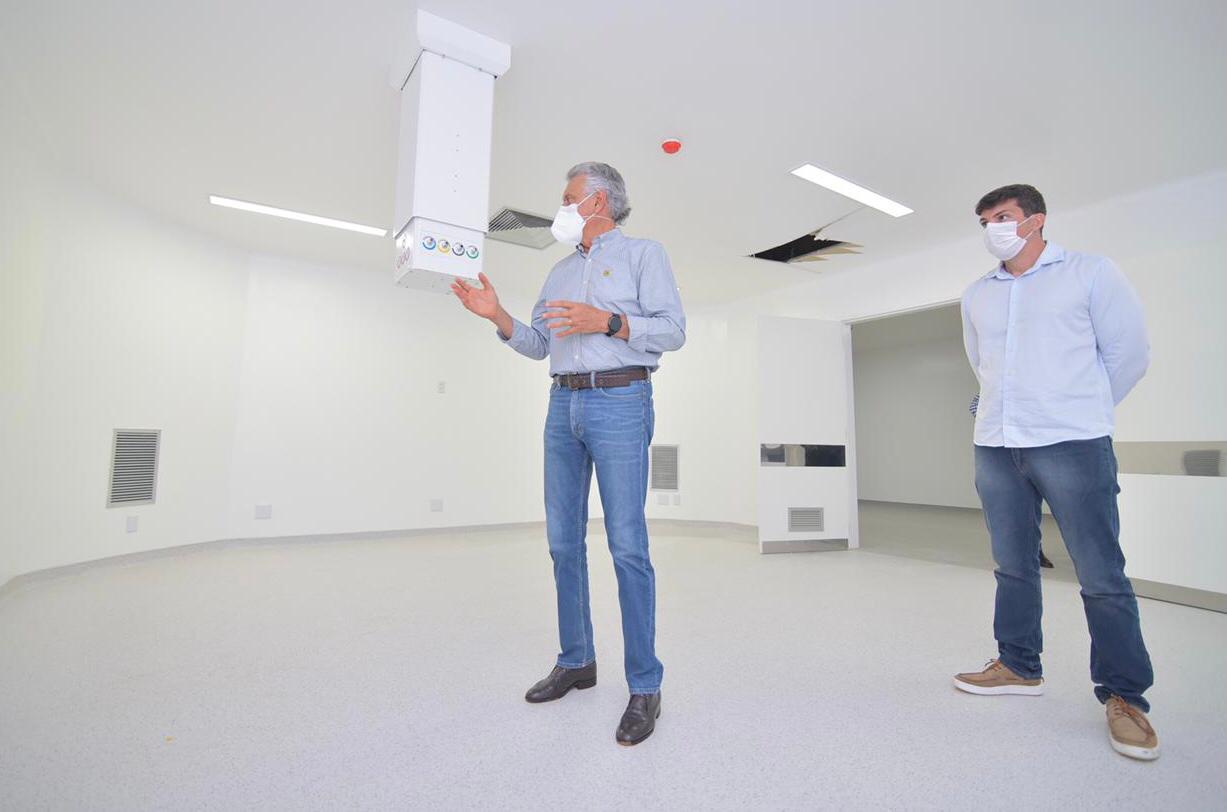 Governador vistoria hospital em Uruaçu: “Unidade dará suporte 100% ao enfrentamento da Covid”