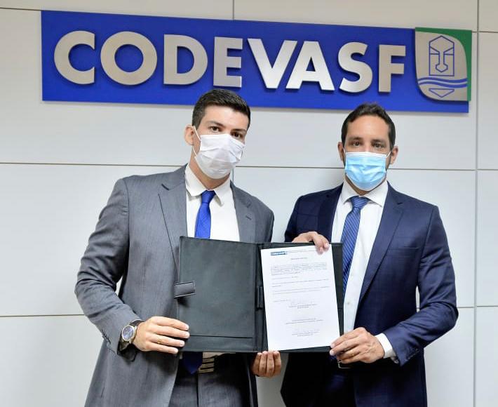 Governo de Goiás e Codevasf assinam ordem de serviço para construção de 54 pontes em rodovias estaduais