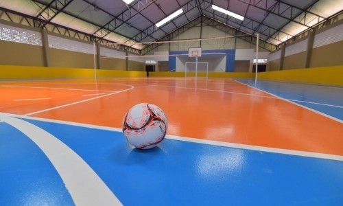 Governo de Goiás inaugura ginásio de esportes em Vila Propício, na região do Vale do São Patrício