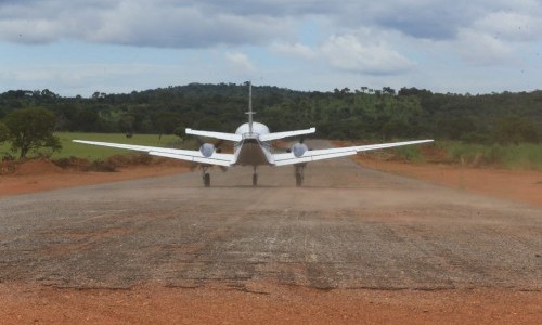 Governo de Goiás irá investir R$ 1 milhão na reconstrução do aeródromo de Crixás