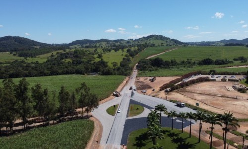Presidente da Goinfra destaca qualidade do asfalto em vistoria de obras rodoviárias no Centro Goiano