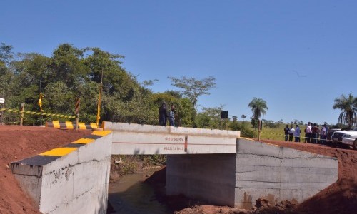 Após 58 anos de espera, Caiado inaugura ponte sobre Córrego Cachoeirinha, em Caçu