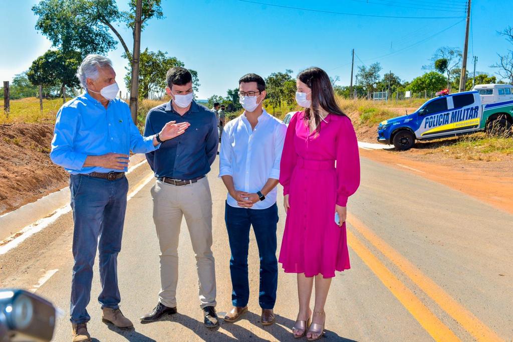 Governador entrega recuperação da GO-414, entre Roselândia e Bela Vista