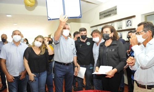 Governo de Goiás anuncia construção de anel viário, em Pires do Rio, e garante dinheiro em caixa para mesma obra, em Ipameri