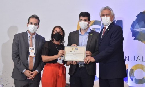 Em encontro da FGM, Caiado e Pedro Sales recebem homenagens e elencam ações do Governo de Goiás para o desenvolvimento dos municípios