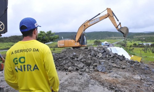 Goinfra intensifica obras na GO-118 para liberar tráfego entre Alto Paraíso e Teresina de Goiás na próxima sexta-feira, 07/01