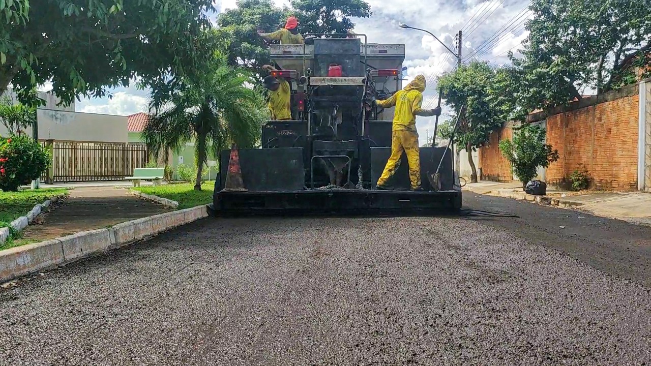 Goinfra inicia recuperação de ruas em quatro bairros de Corumbaíba