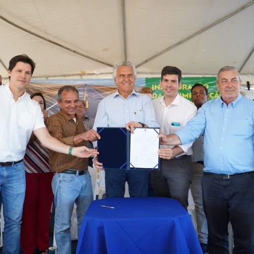 Governo de Goiás entrega pavimentação da Estrada Velha de Caiapônia e autoriza obras na GO-180
