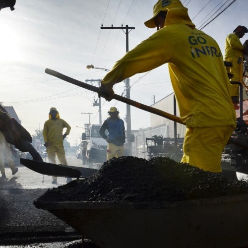 Presidente da Goinfra vistoria obras do Eixo Municípios em Terezópolis