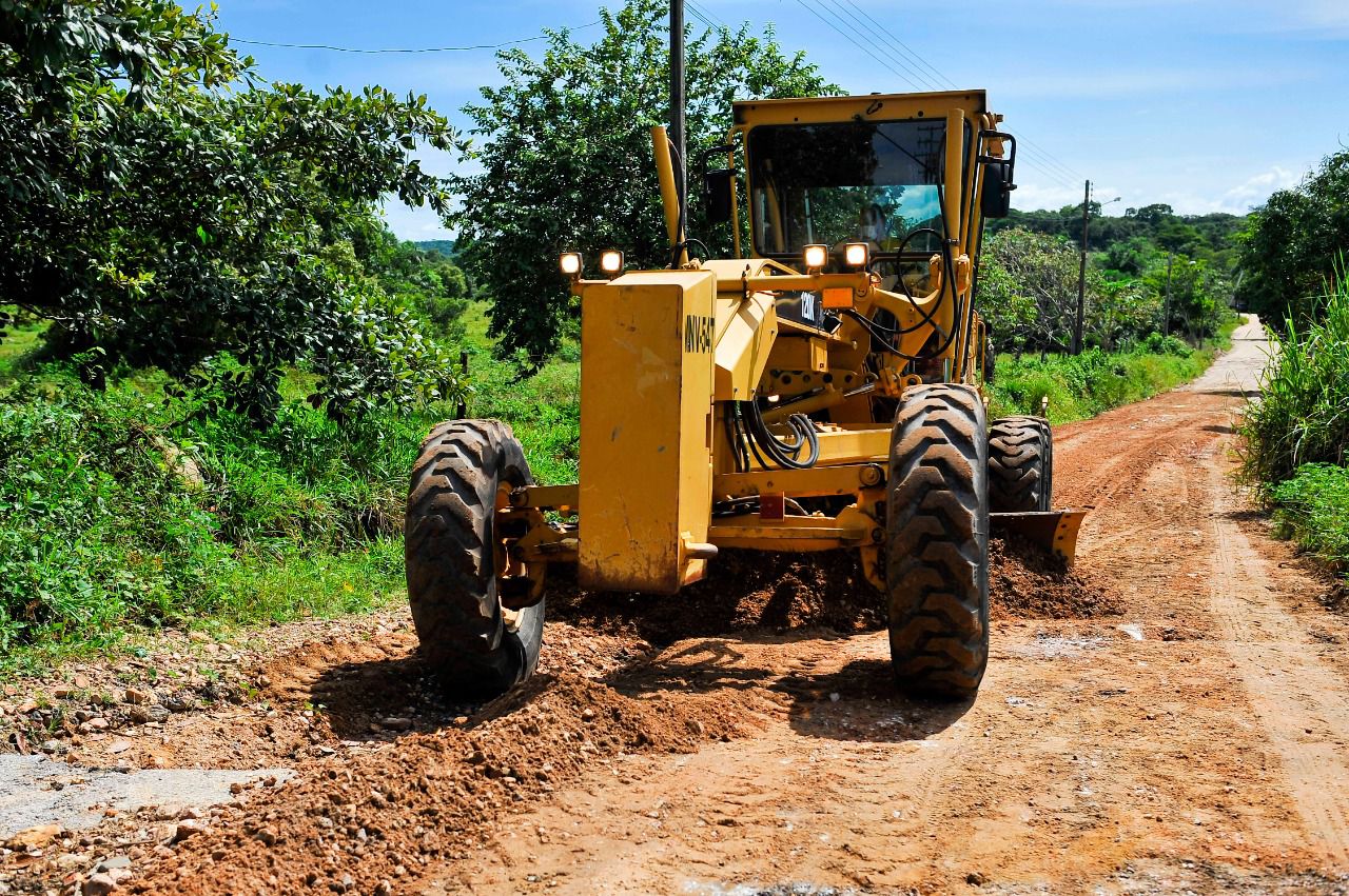 Em 3 meses, Governo de Goiás investe R$ 12,2 milhões em estradas rurais de 39 municípios