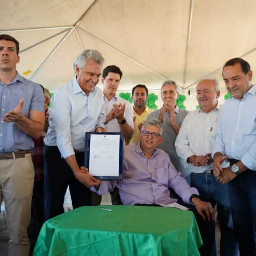 Governador anuncia recuperação asfáltica de ruas e avenidas de Abadia de Goiás