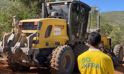 Governo de Goiás executa obras em estradas rurais e nas ruas de Cavalcante, no Nordeste goiano