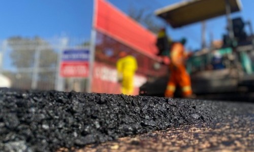 “O desenvolvimento chega com asfalto”, diz morador de Santo Antônio do Descoberto sobre obras do Eixo Municípios