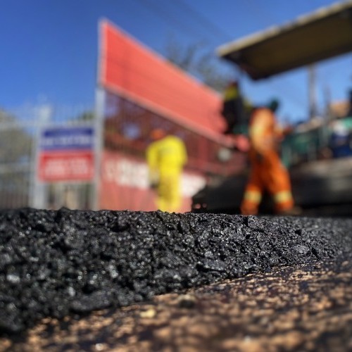 “O desenvolvimento chega com asfalto”, diz morador de Santo Antônio do Descoberto sobre obras do Eixo Municípios