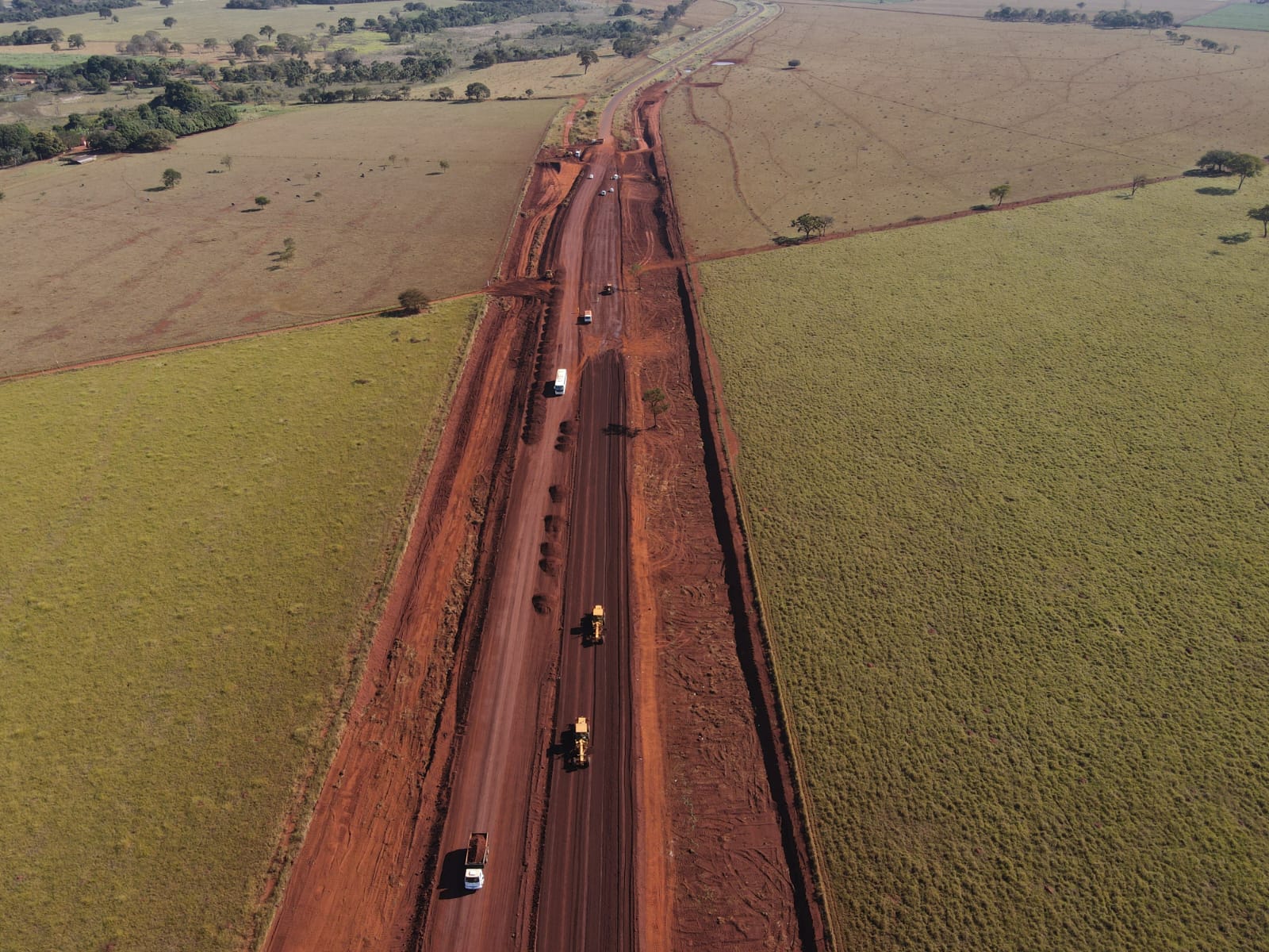 Com investimento de R$ 22 milhões, Governo de Goiás pavimenta rodovia que liga Itumbiara a Cachoeira Dourada 
