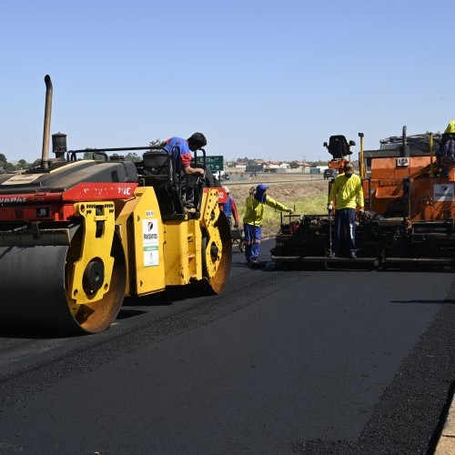 Governo de Goiás executa pavimentação da GO-474, entre Abadiânia e Lago Corumbá IV