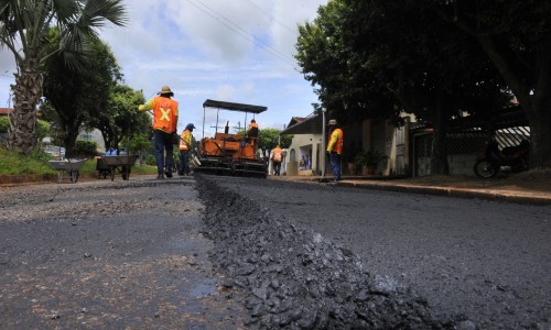 Governo de Goiás faz recuperação asfáltica em 20 municípios nesta semana