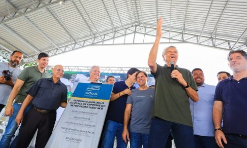 Caiado entrega Praça Esportes do Setor Pedro Ludovico, em Goiânia