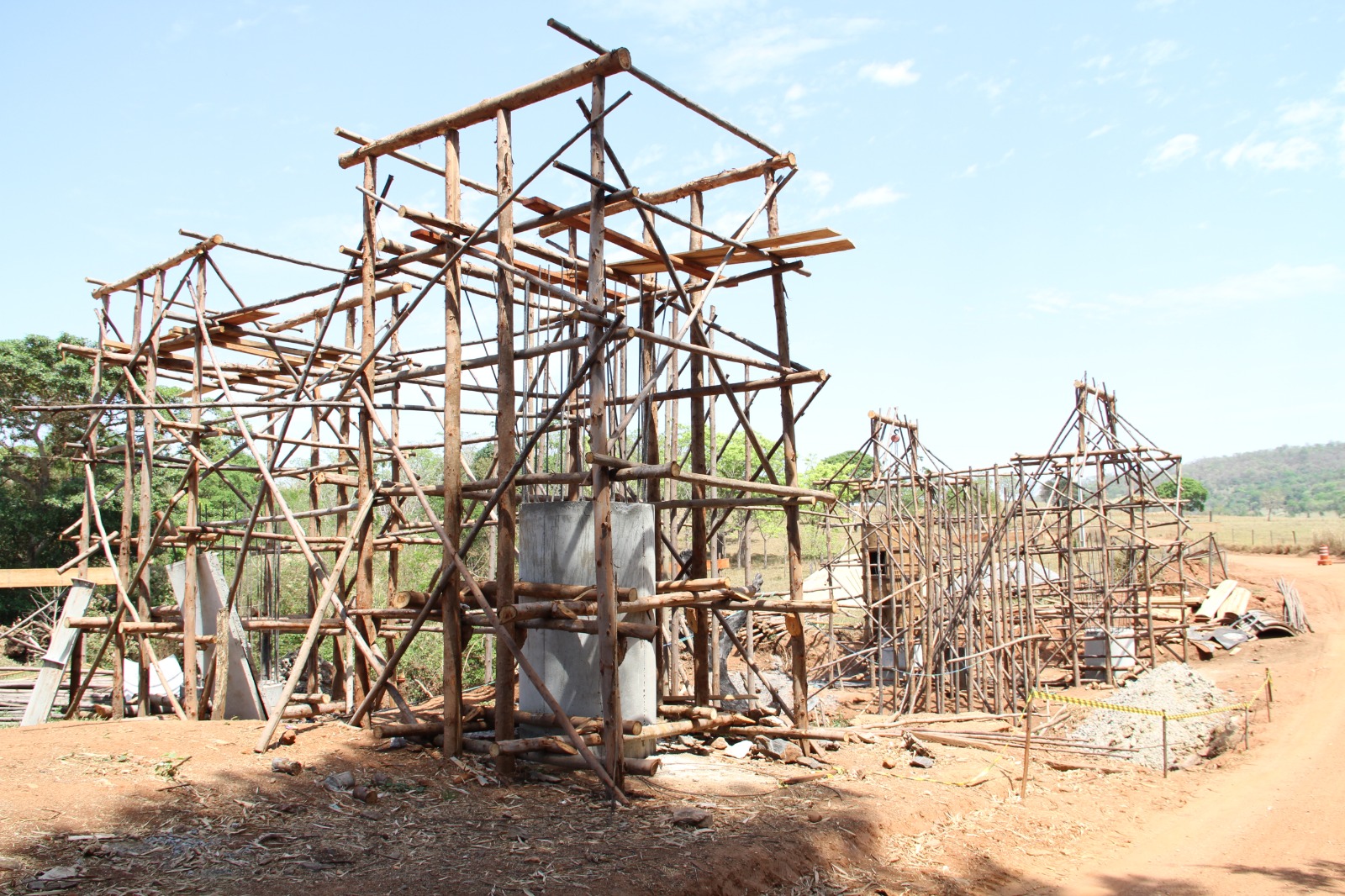 Governo de Goiás constrói ponte sobre o rio São Manuel, em Adelândia