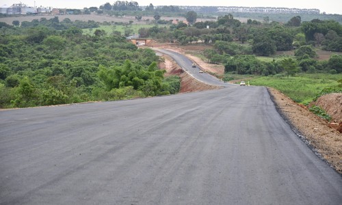 Obras do Contorno Oeste de Pires do Rio avançam para etapa de pavimentação