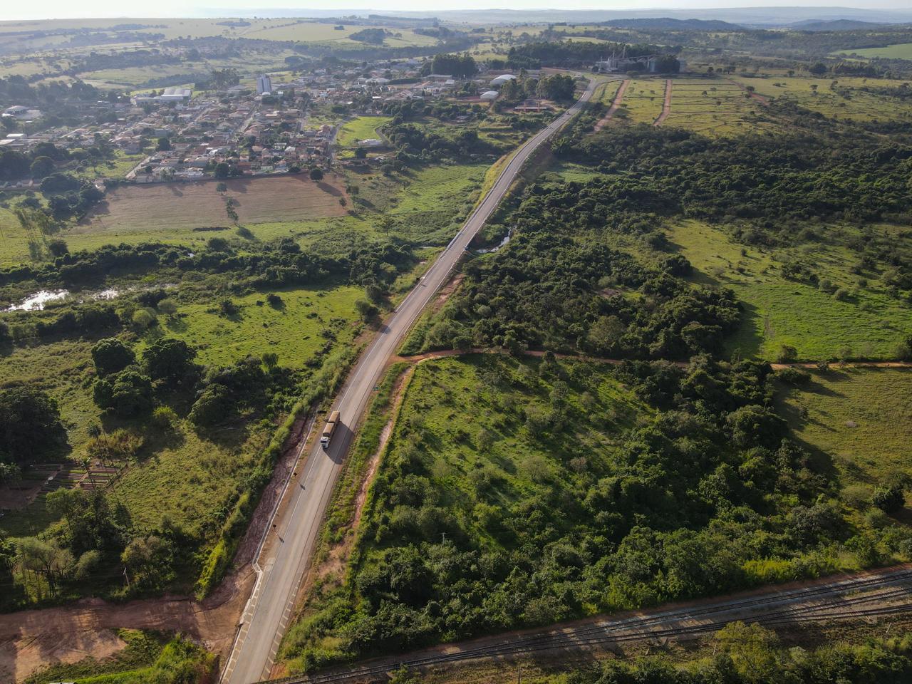 Em Ipameri, Caiado entrega anel viário de R$ 20 milhões