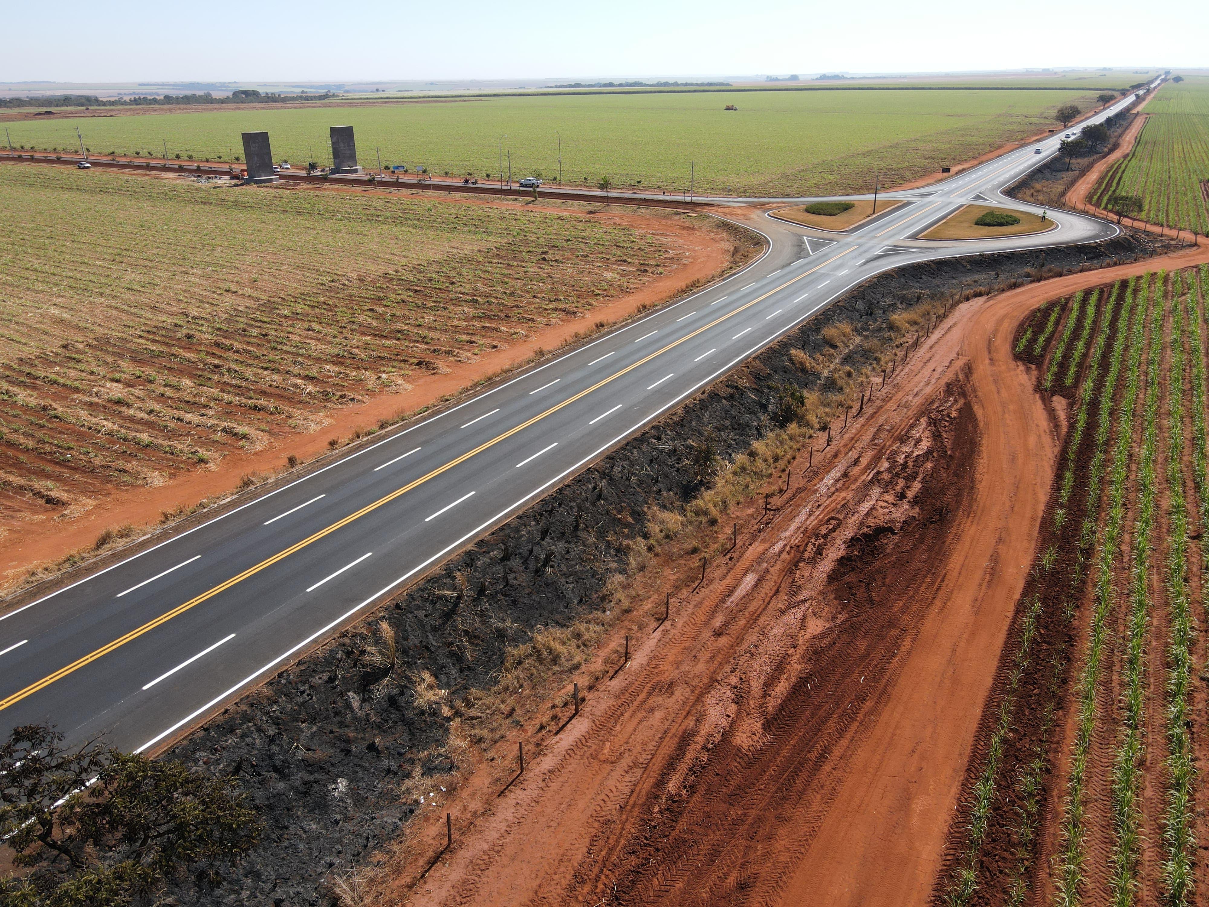 Governo de Goiás avança para fase final da restauração da GO-040, entre Goiatuba e Bom Jesus