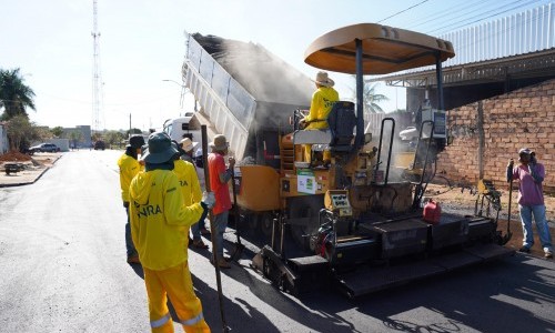Governo de Goiás retoma obras de recuperação de ruas em mais 100 cidades