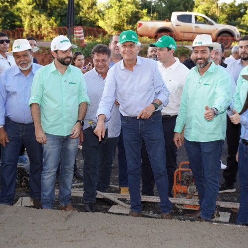 Governador vistoria obras de duplicação da GO-210, em Rio Verde